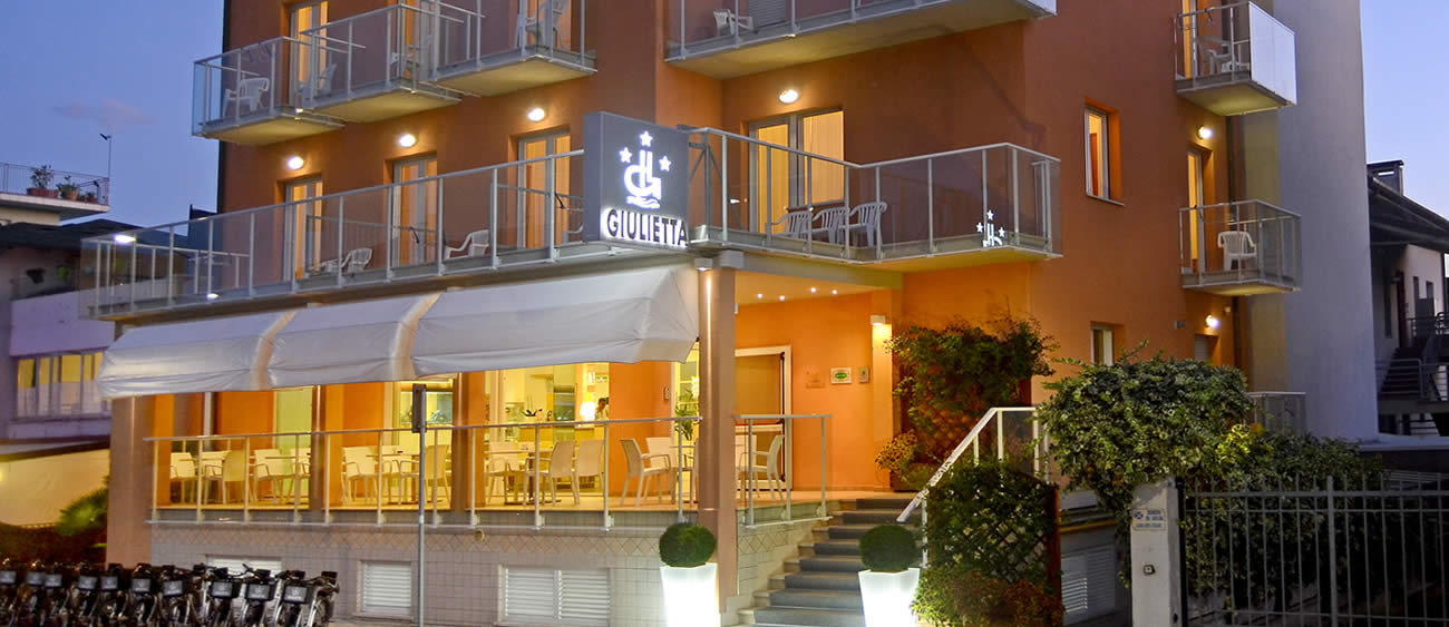 Hotel Giulietta in notturna